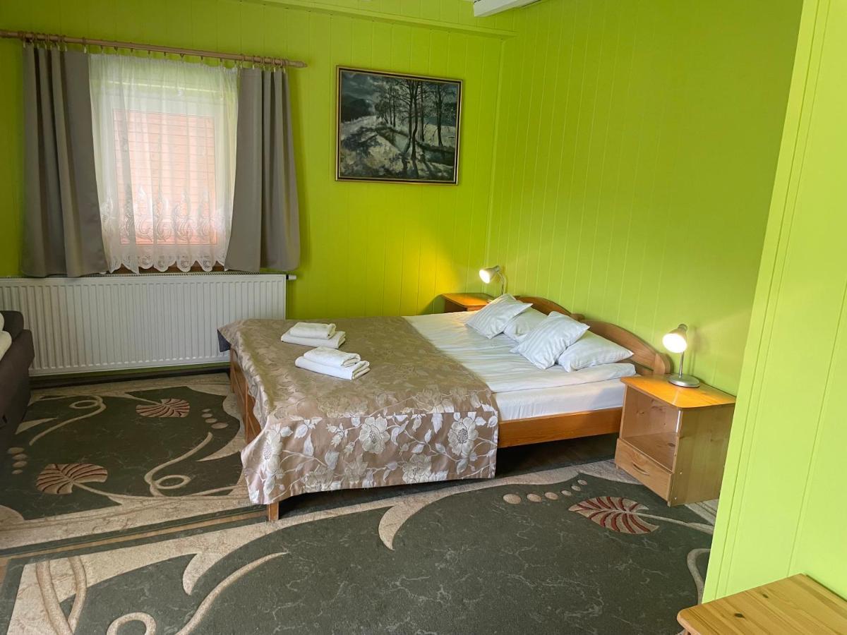 Willa Stenia Apartamenty วีสวา ภายนอก รูปภาพ